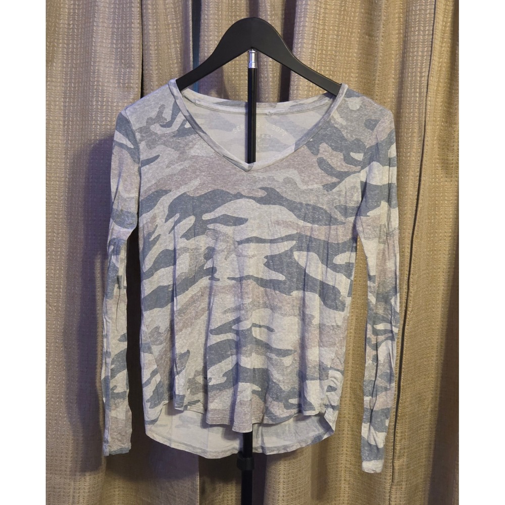 Aero Perfect V Seriously Soft Long Sleeve T-Shirt Women's Size Small Camouflage